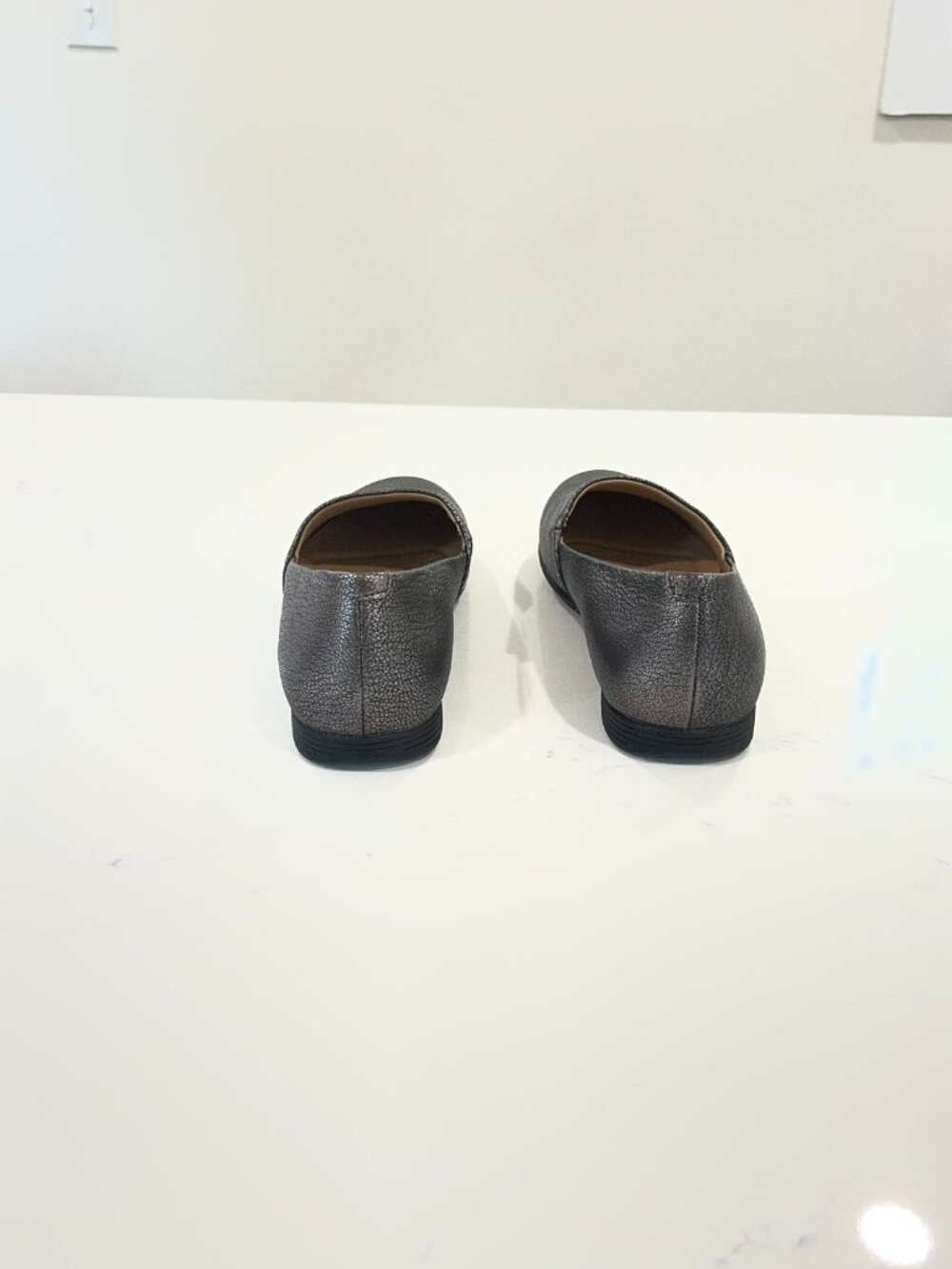 Dansko Women’s Larisa – Pewter Metallic Size 40 / 9.5 US - Picture 3 of 8